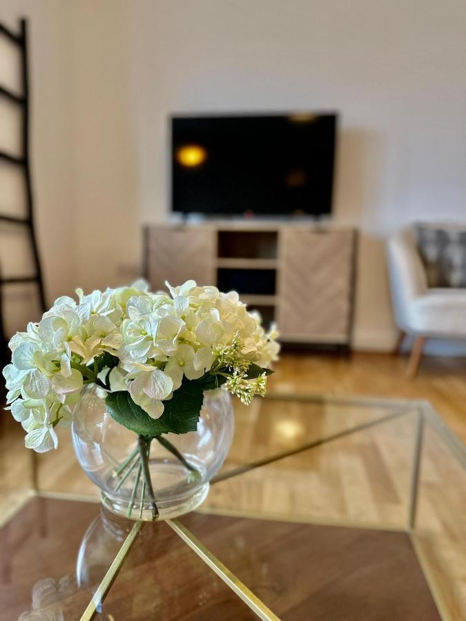Koala & Tree - Modern 1 Bed Apartment For 4 Guests In The Heart Of Cambridge - Short Lets & Serviced Accommodation Eksteriør bilde
